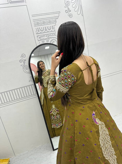 Big Boss, peacock  Degsiner Lehenga