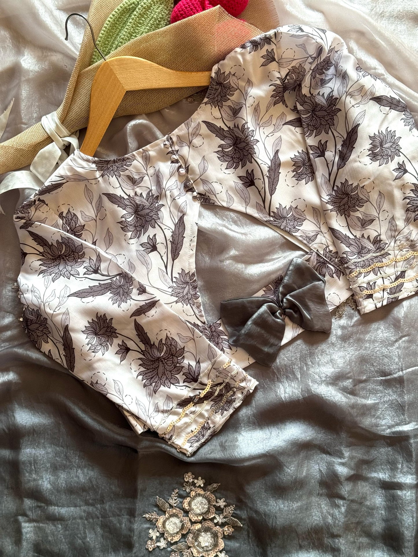Classic saree with Desginer Unstich blouse