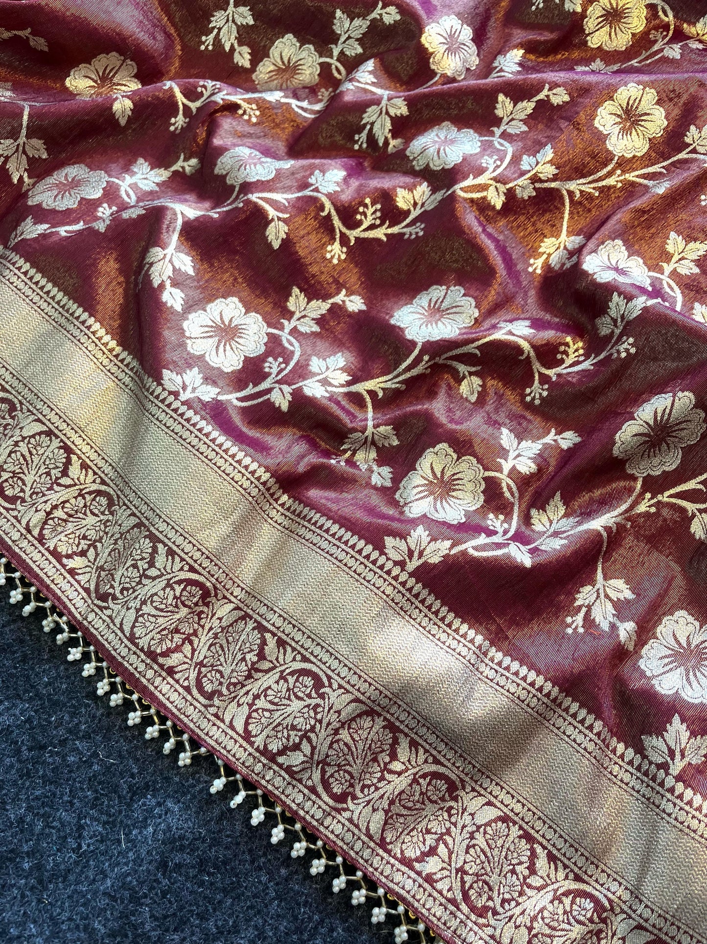 Cosmos silk saree with Unstich blouse budget