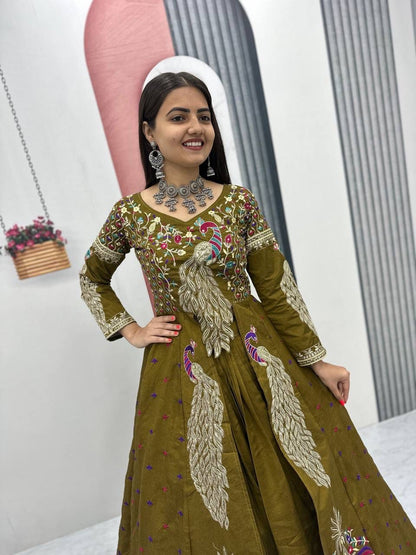 Big Boss, peacock  Degsiner Lehenga