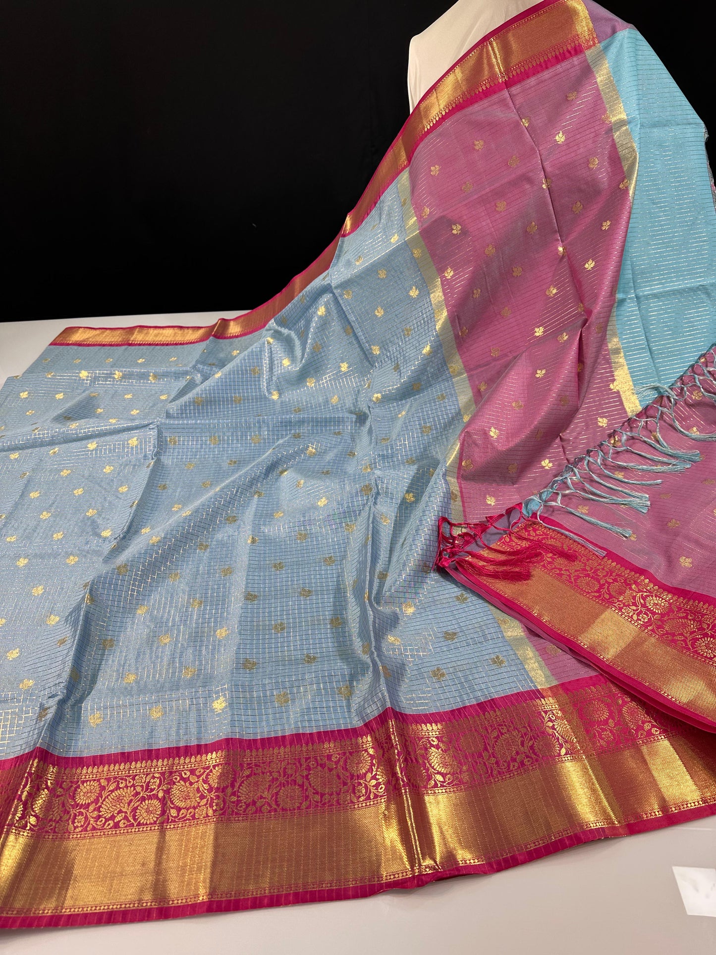 Classic Semi Vintage Saree Gadwal Checks