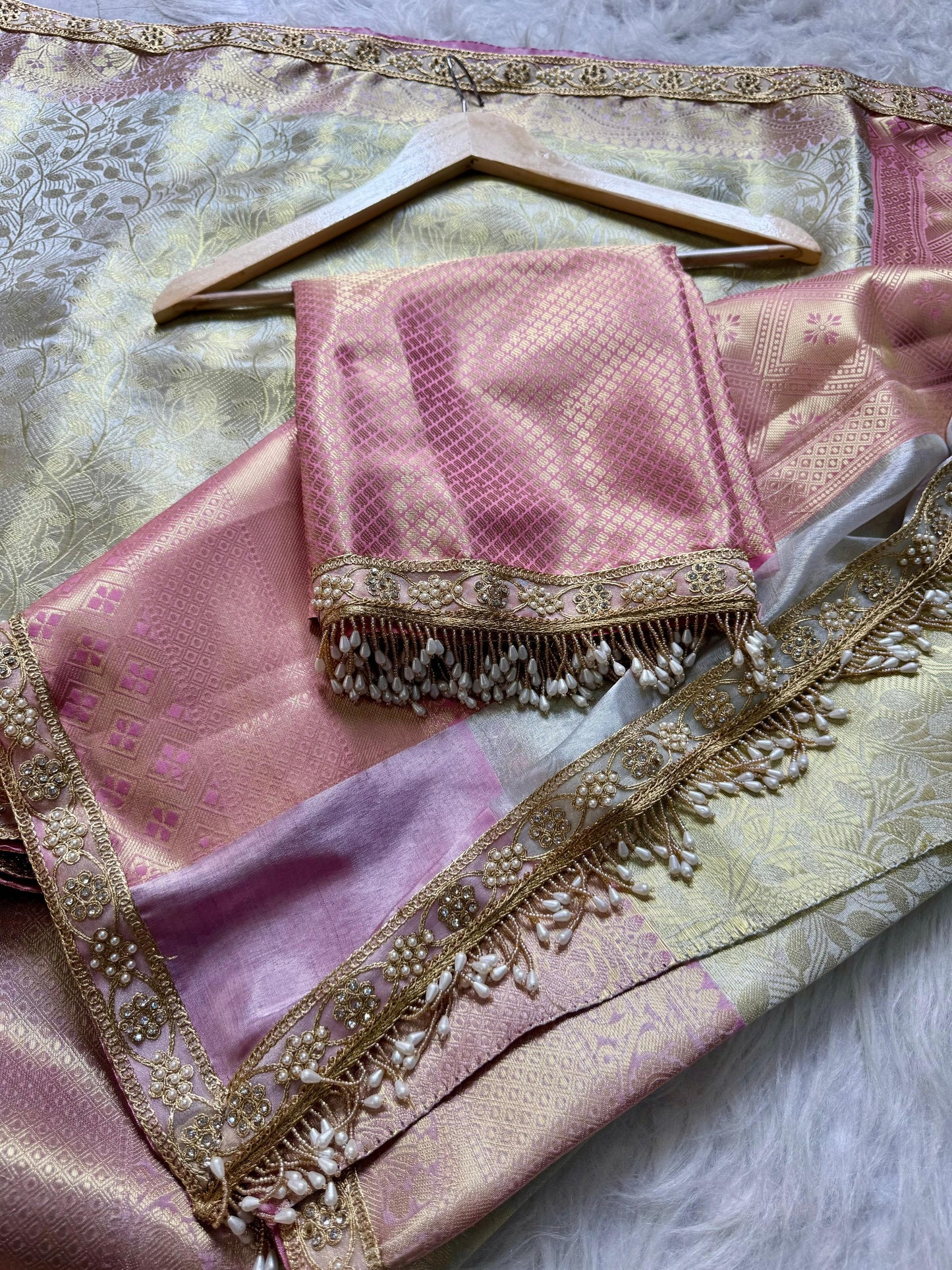 Festival Kanchipuram Banarasi Sarees with lace for Sravanamasam