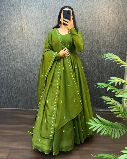 Zipsy Cafe /party Gowns For all Occasions