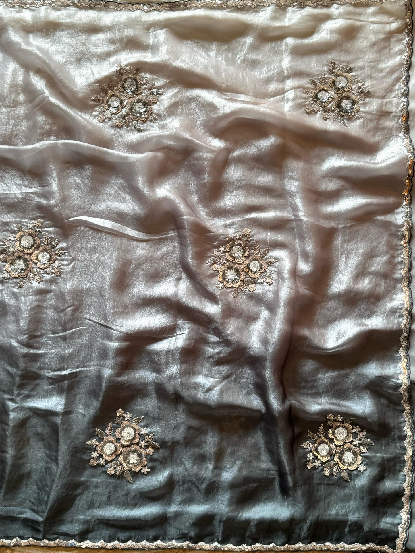 Classic saree with Desginer Unstich blouse