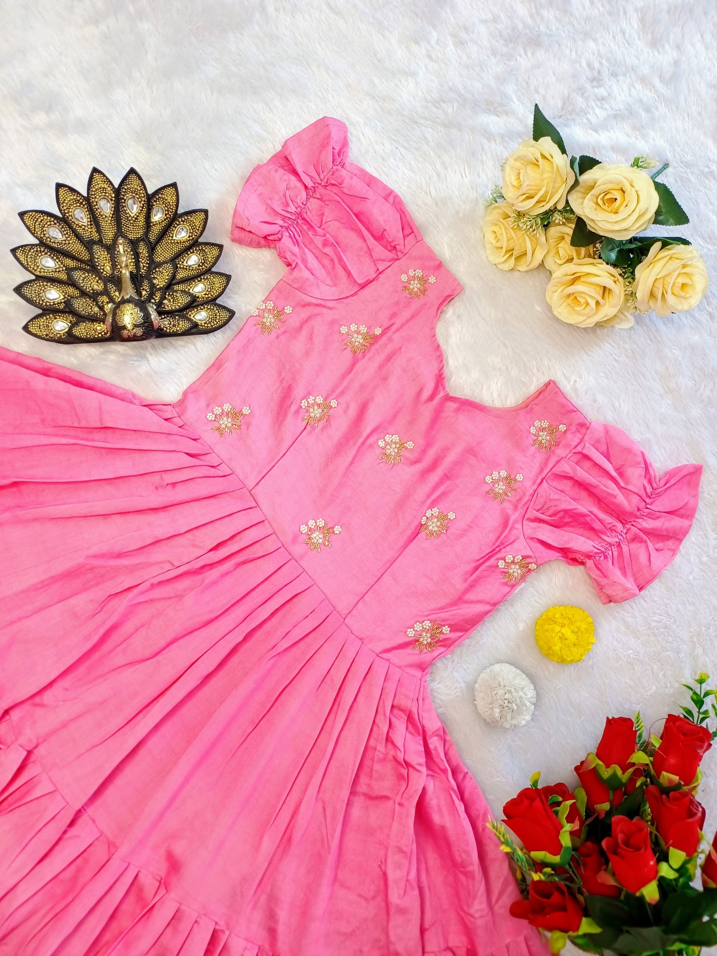 Soft cotton gowns hand pearl