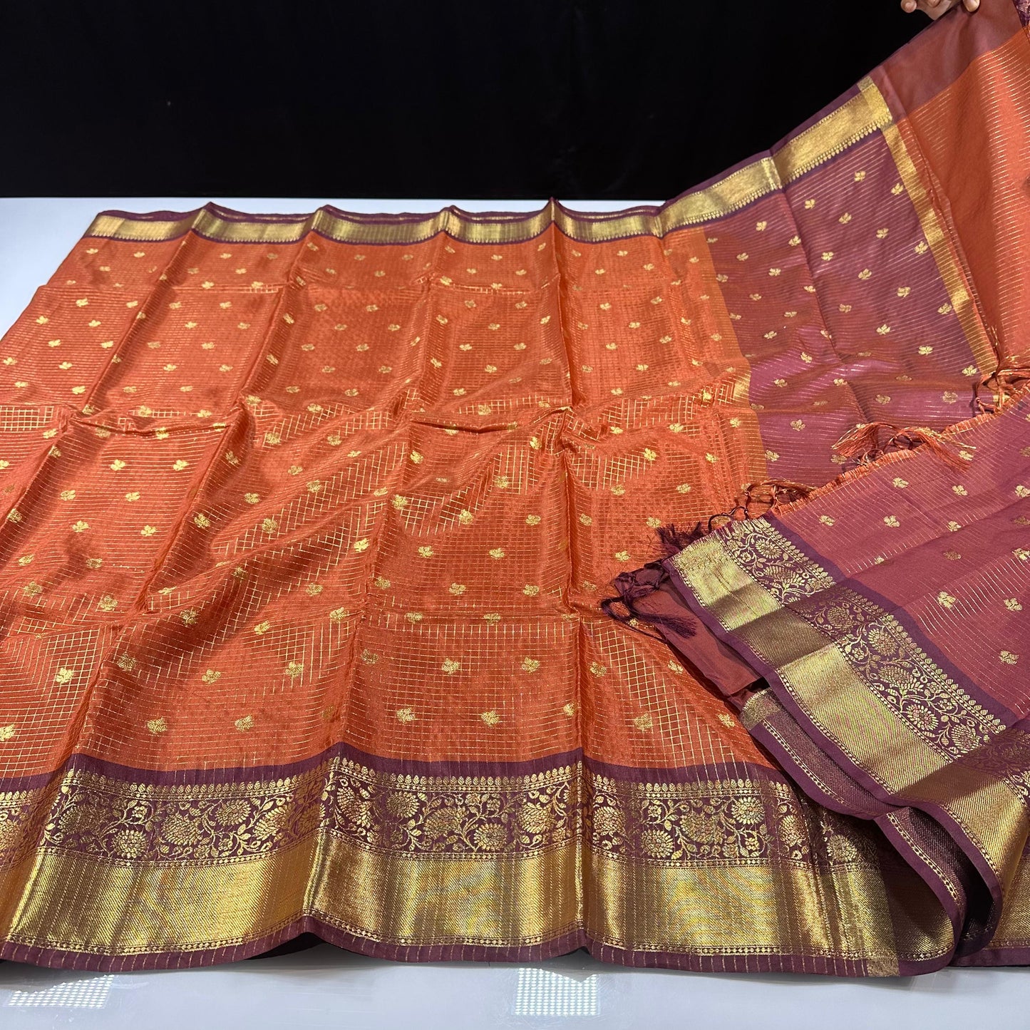 Classic Semi Vintage Saree Gadwal Checks