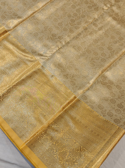 Semi pattu 🌟 Gold Traditional Sarees