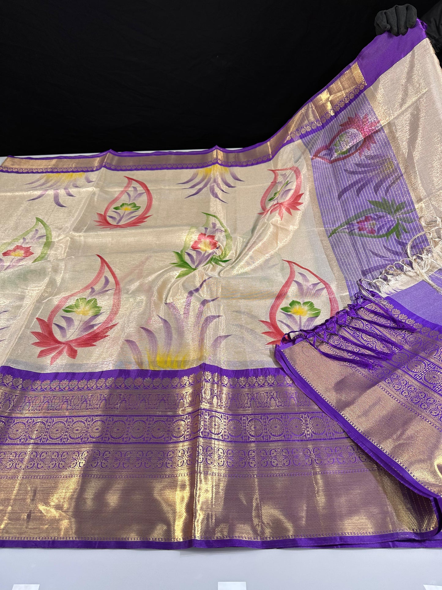 Classic  Tassar tissue kanchi border
