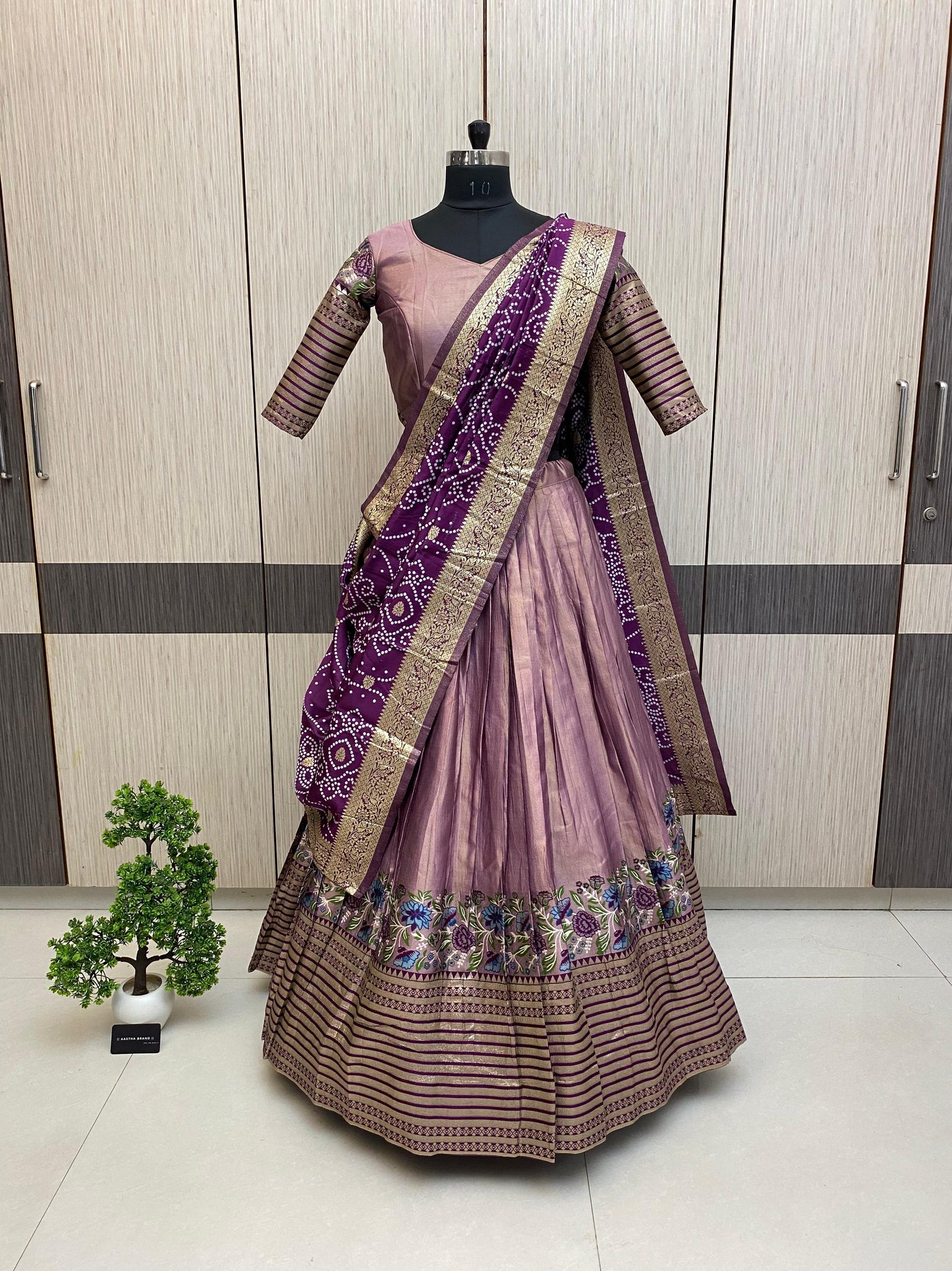 ￼ Bandini tissue Lehenga sets blouse