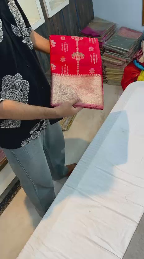 Minakari Banarasi’s Pure Classic Sarees