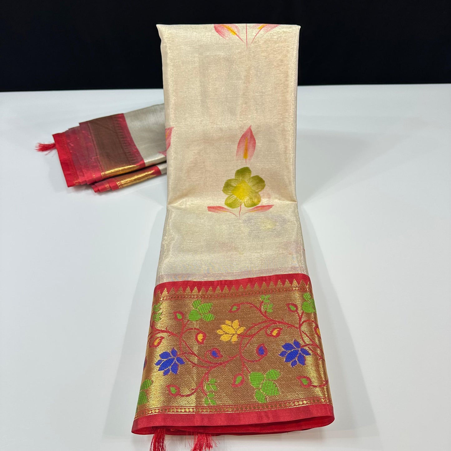 Semi pattu soft tissue weaving Paithani hand painted saree