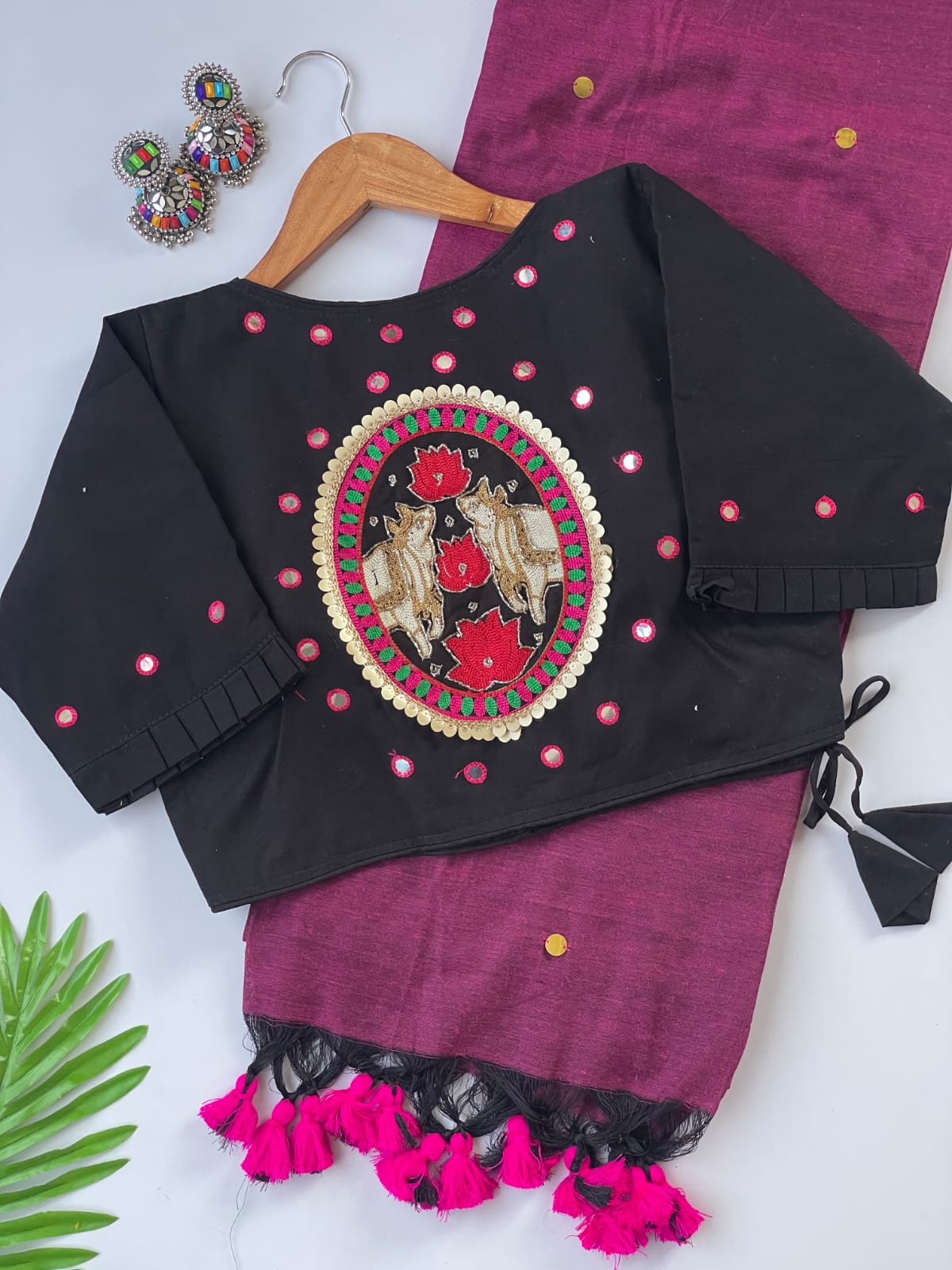 Khadi cotton with stitched Bollywood style
Blouse