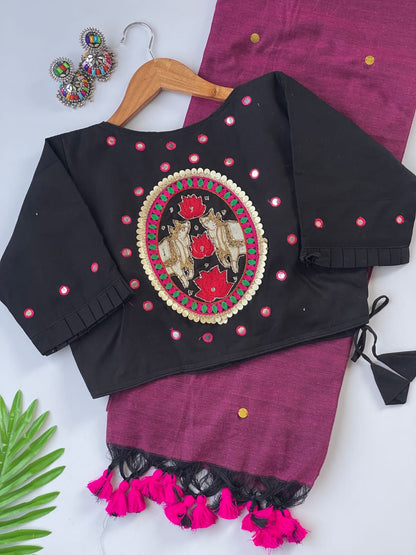 Khadi cotton with stitched Bollywood style
Blouse