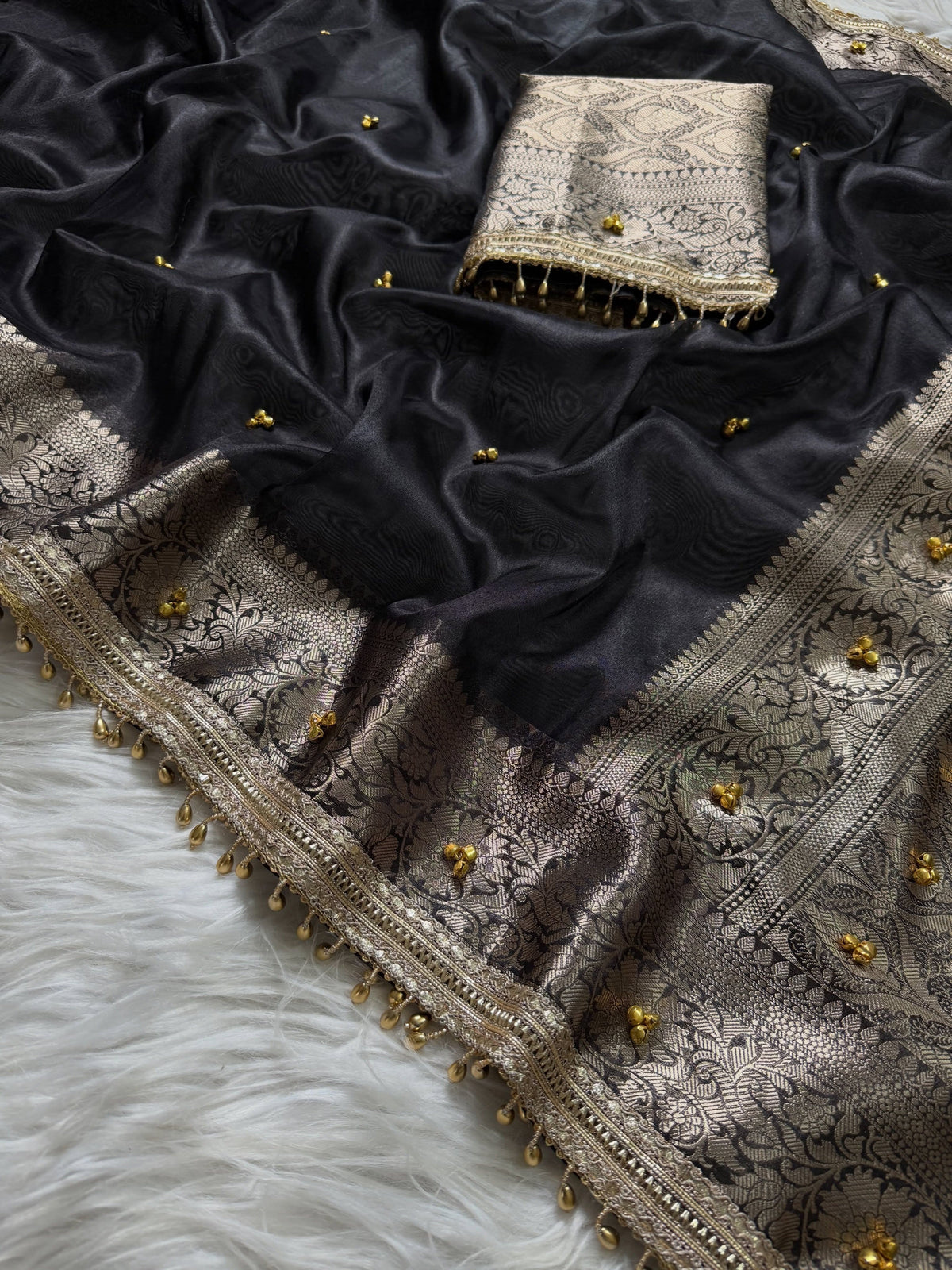 Banarasi Tissue Zari Weaving Border Saree  ghungroo work