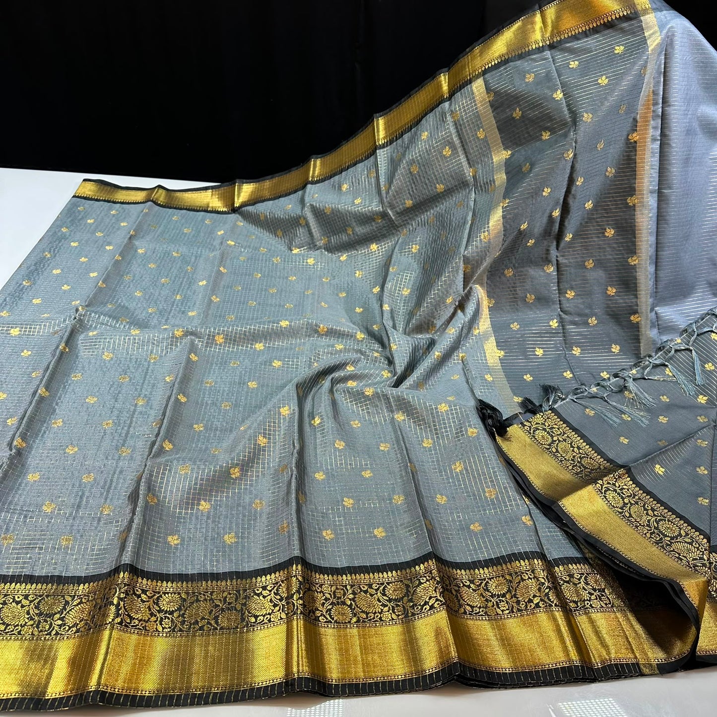 Vintage soft premium weaving trending saree