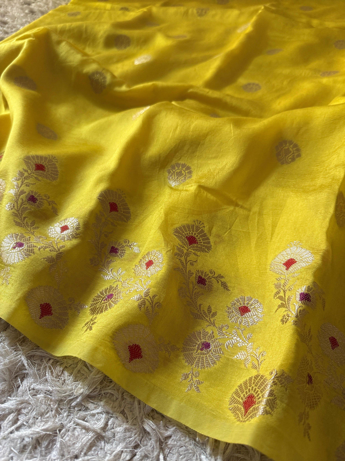 Viscose Banarasi’s budget soft weaving saree