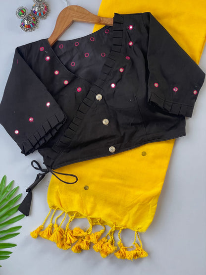 Khadi cotton with stitched Bollywood style
Blouse