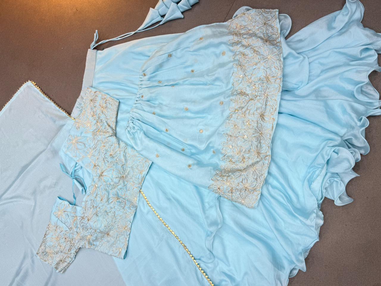 4 in one model Chinnon trendy  Cafe gown ✨