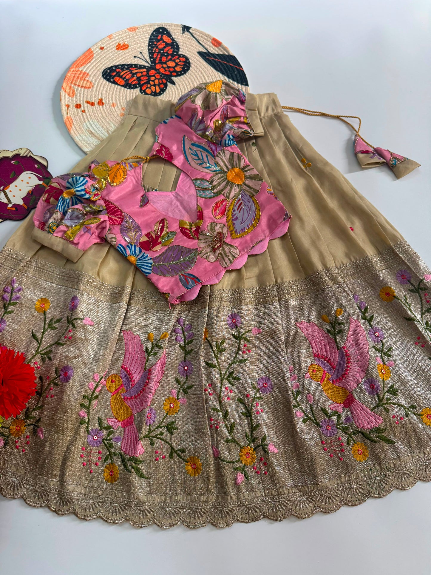 Kids cute position printed cute embroidery set