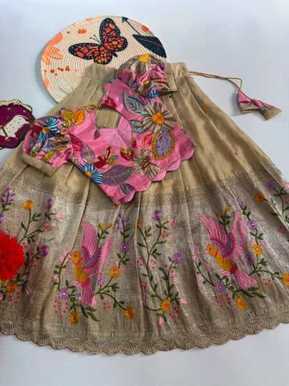 Kids cute position printed cute embroidery set