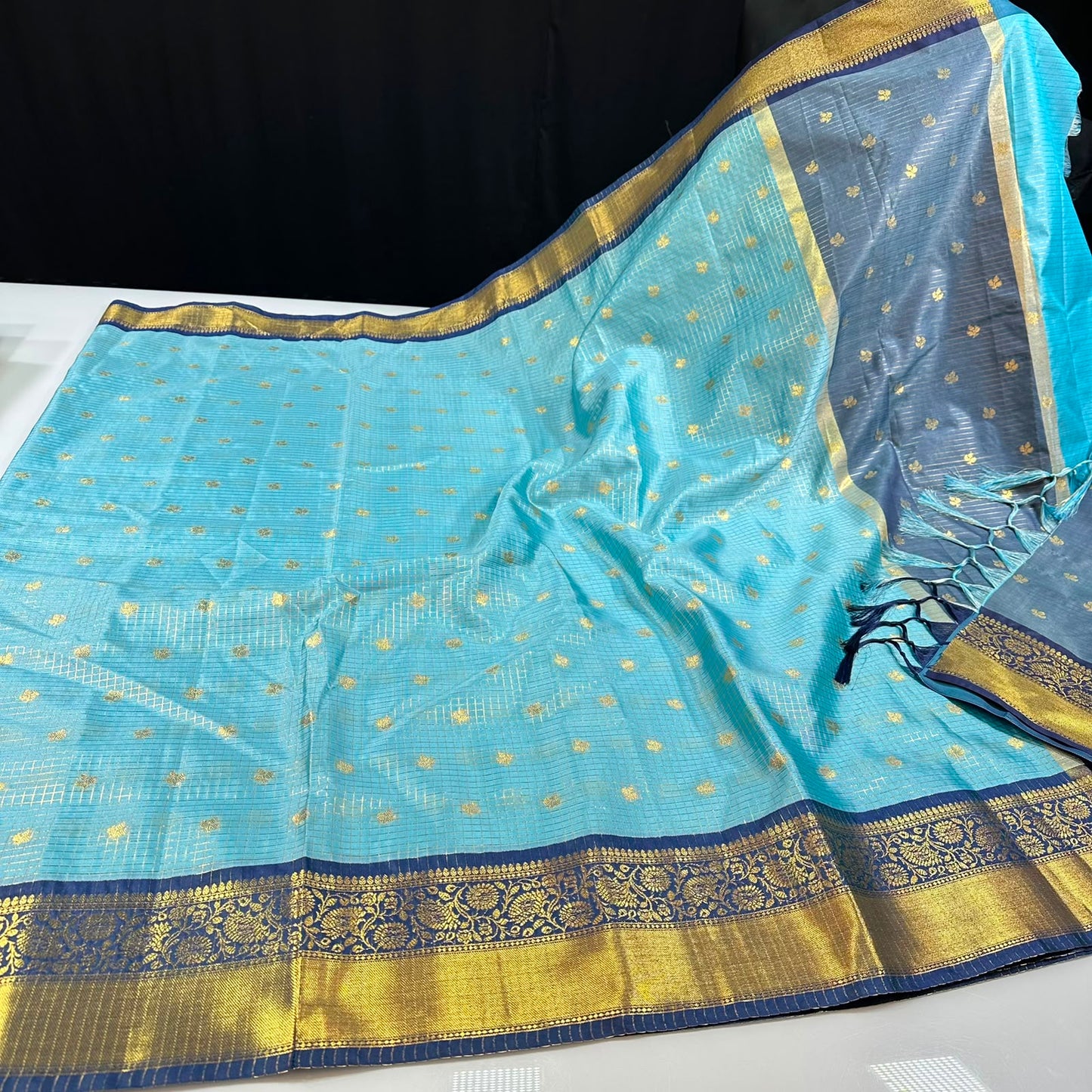 Vintage soft premium weaving trending saree