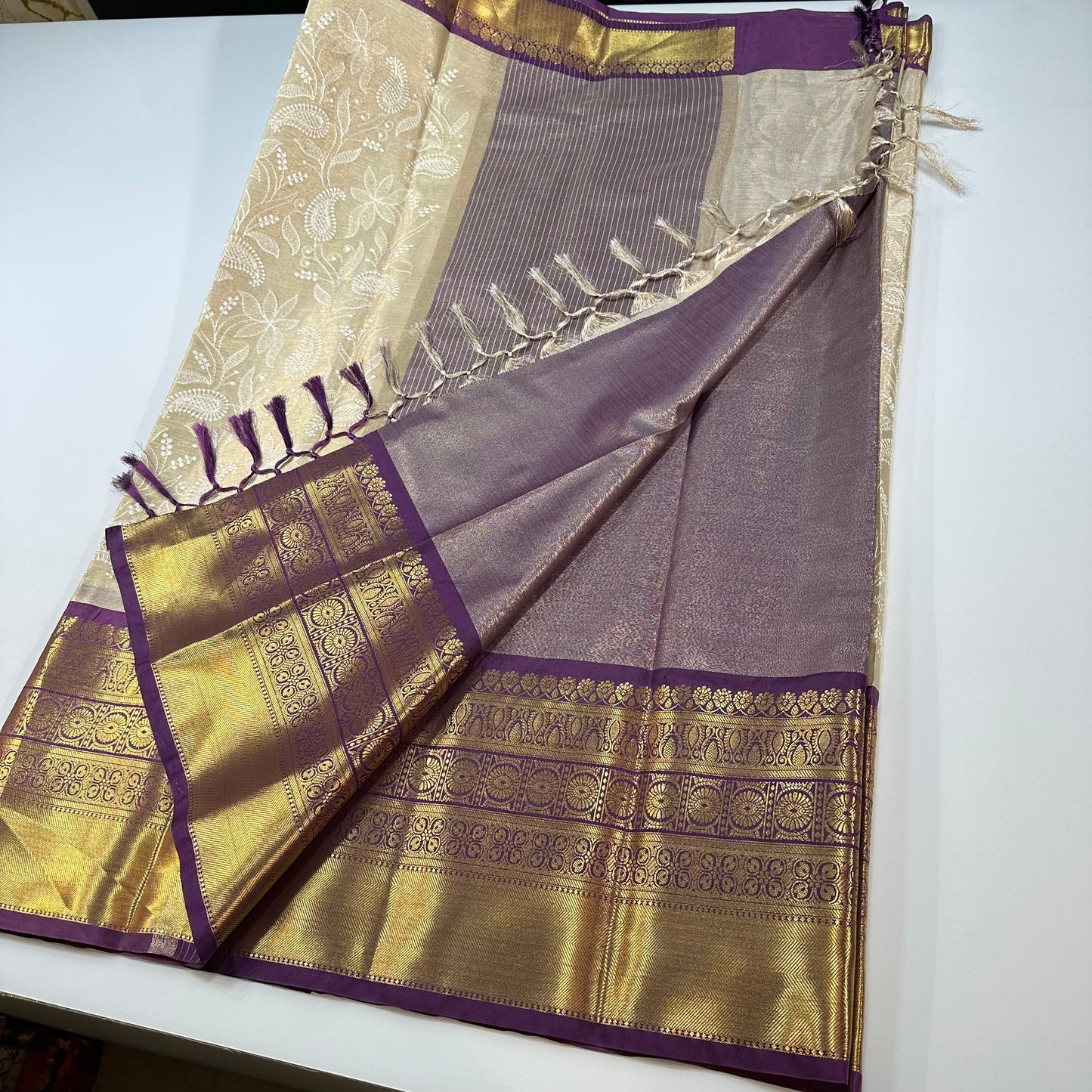 Viral Banarsi tissue chikankari jaal embroidery vintage sarees