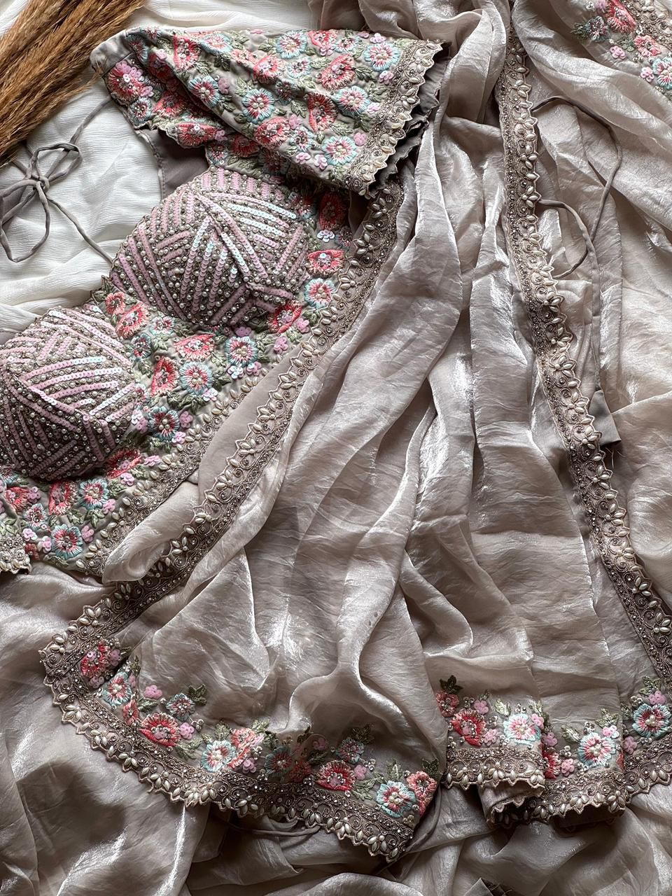 Ivory 1 min saree with fully stitched blouse