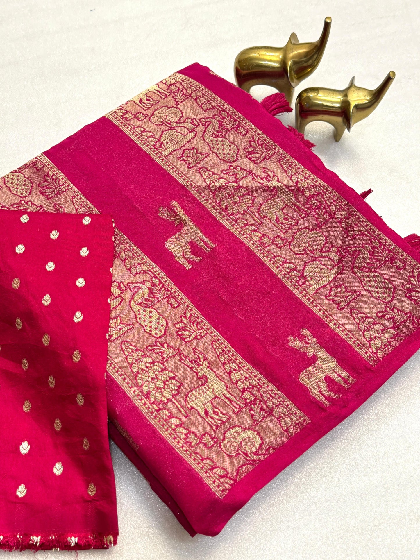 Moonga Viscose Budget  saree with weaving thread