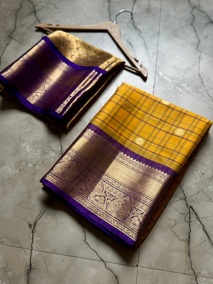 Vintage kanchi zari buti saree