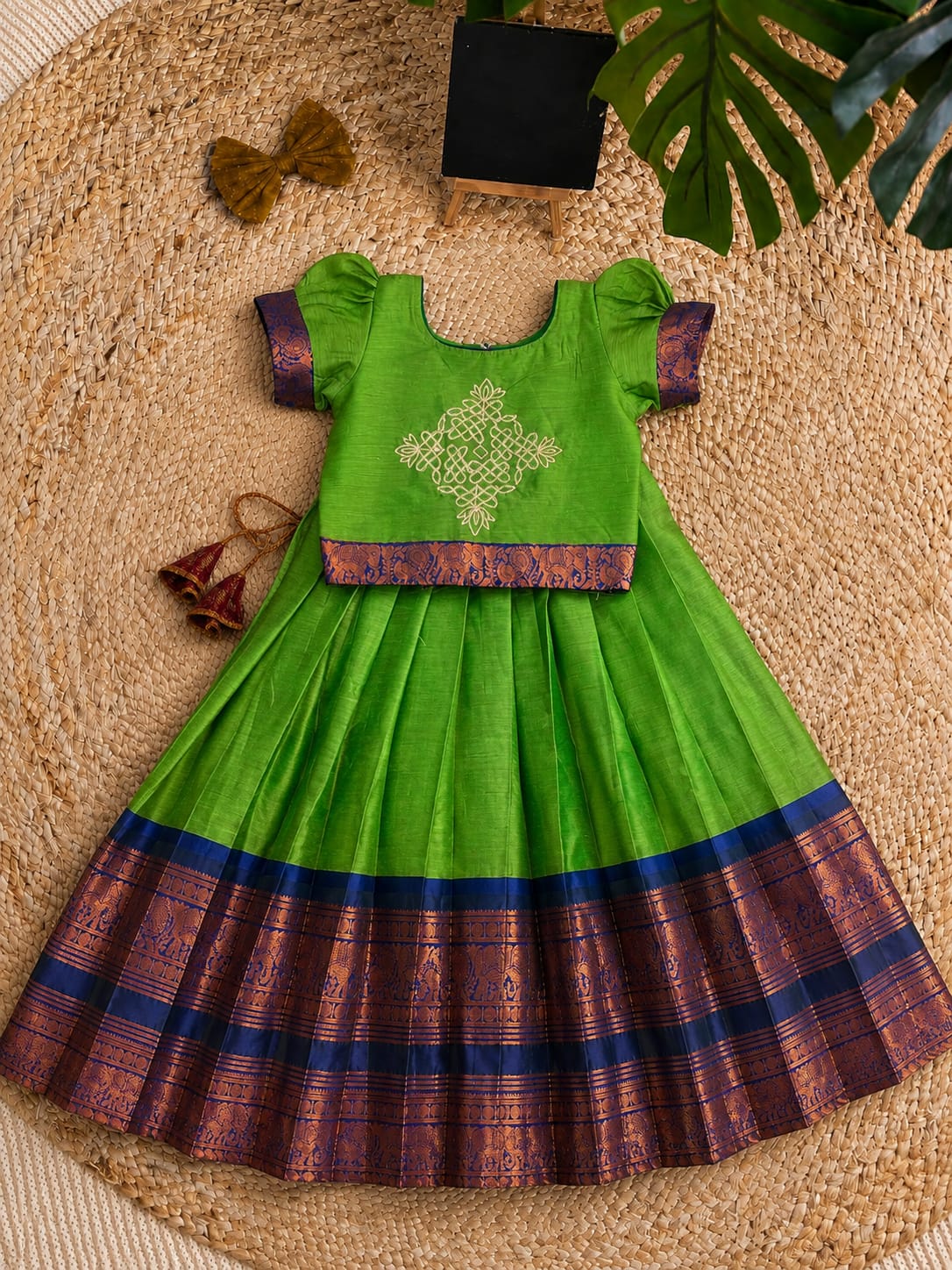 Kollam design cute kids lehenga