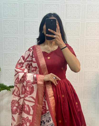 Classic look weaving zari gown with dupatta
