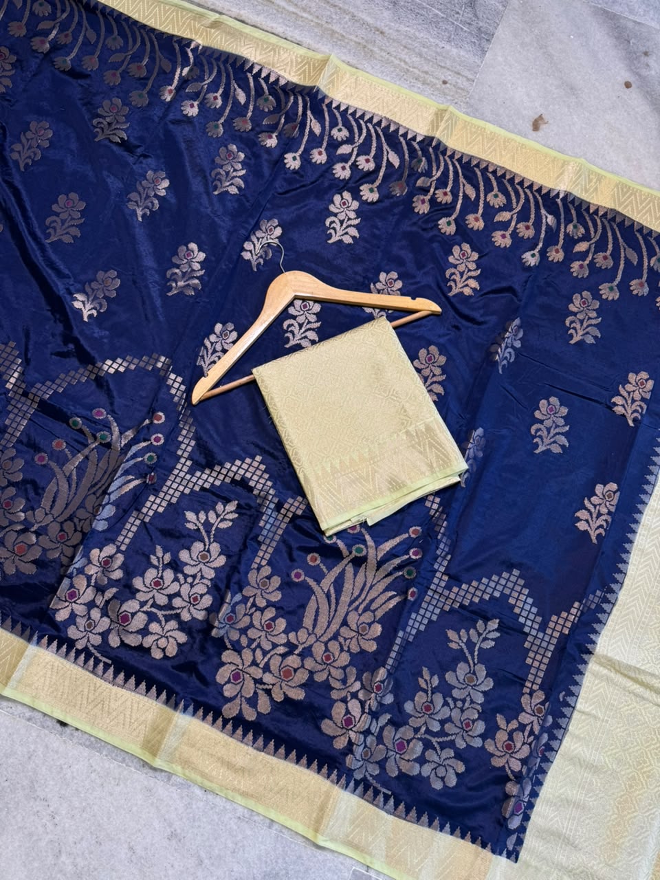 Banarasi trending dupian soft silk sarees
