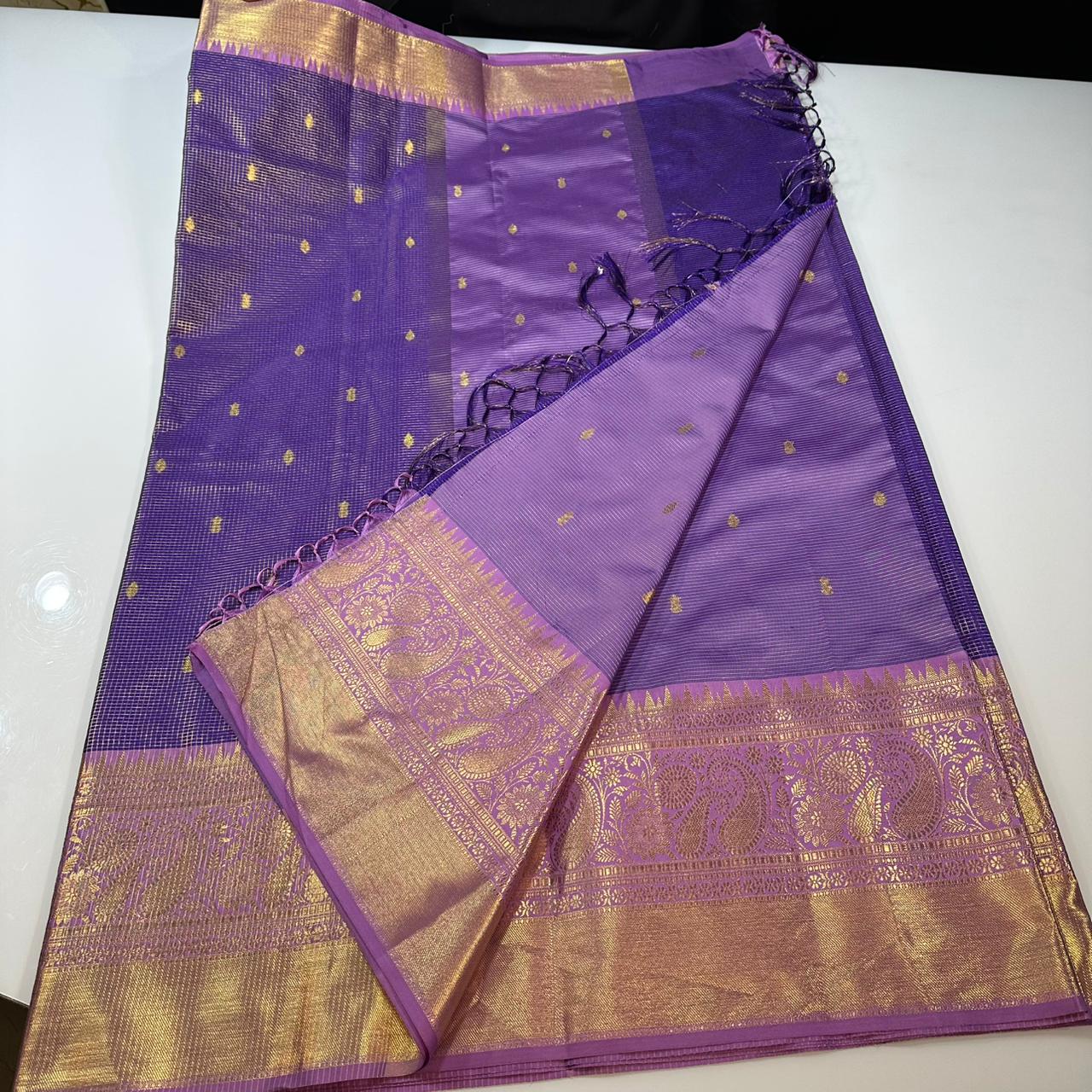 Viral vintage semi premium soft silk Gadwal saree