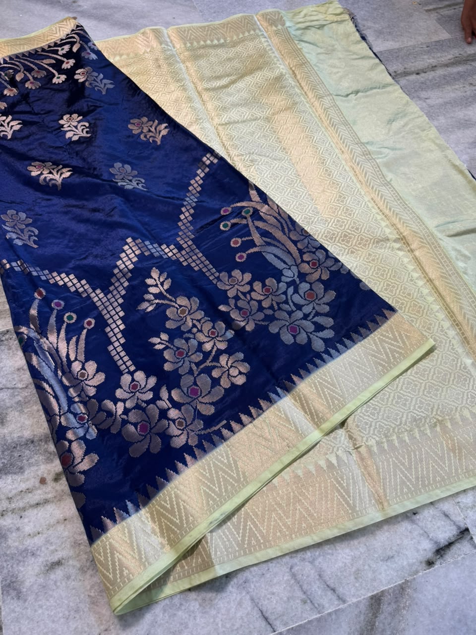 Banarasi trending dupian soft silk sarees