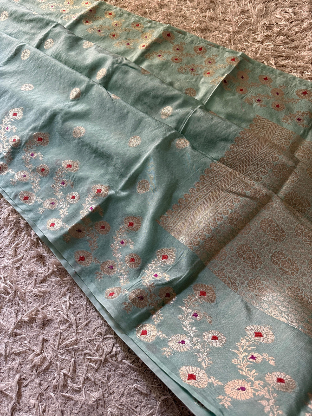 Viscose Banarasi’s budget soft weaving saree