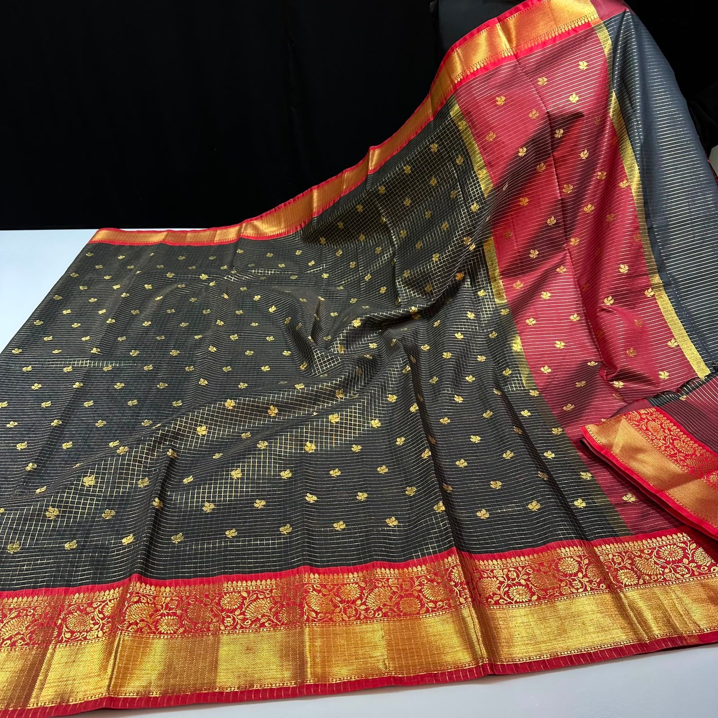 Vintage soft premium weaving trending saree