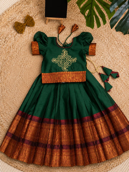 Kollam design cute kids lehenga