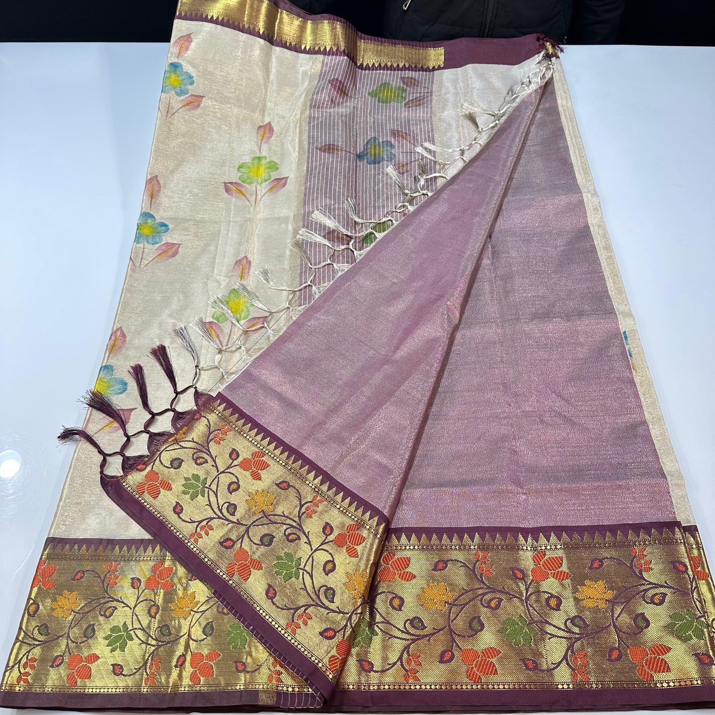 Semi pattu soft tissue weaving Paithani hand painted saree