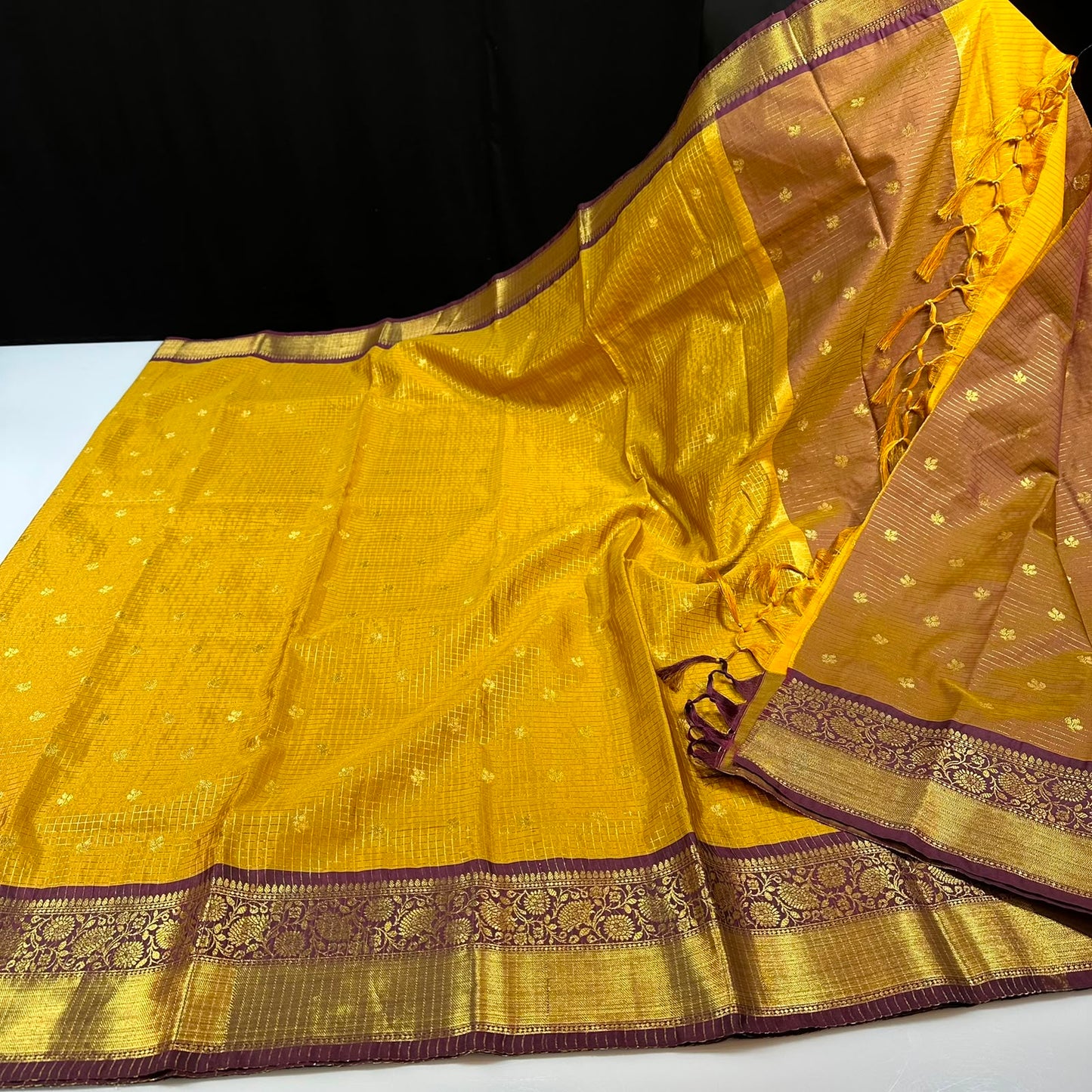 Vintage soft premium weaving trending saree