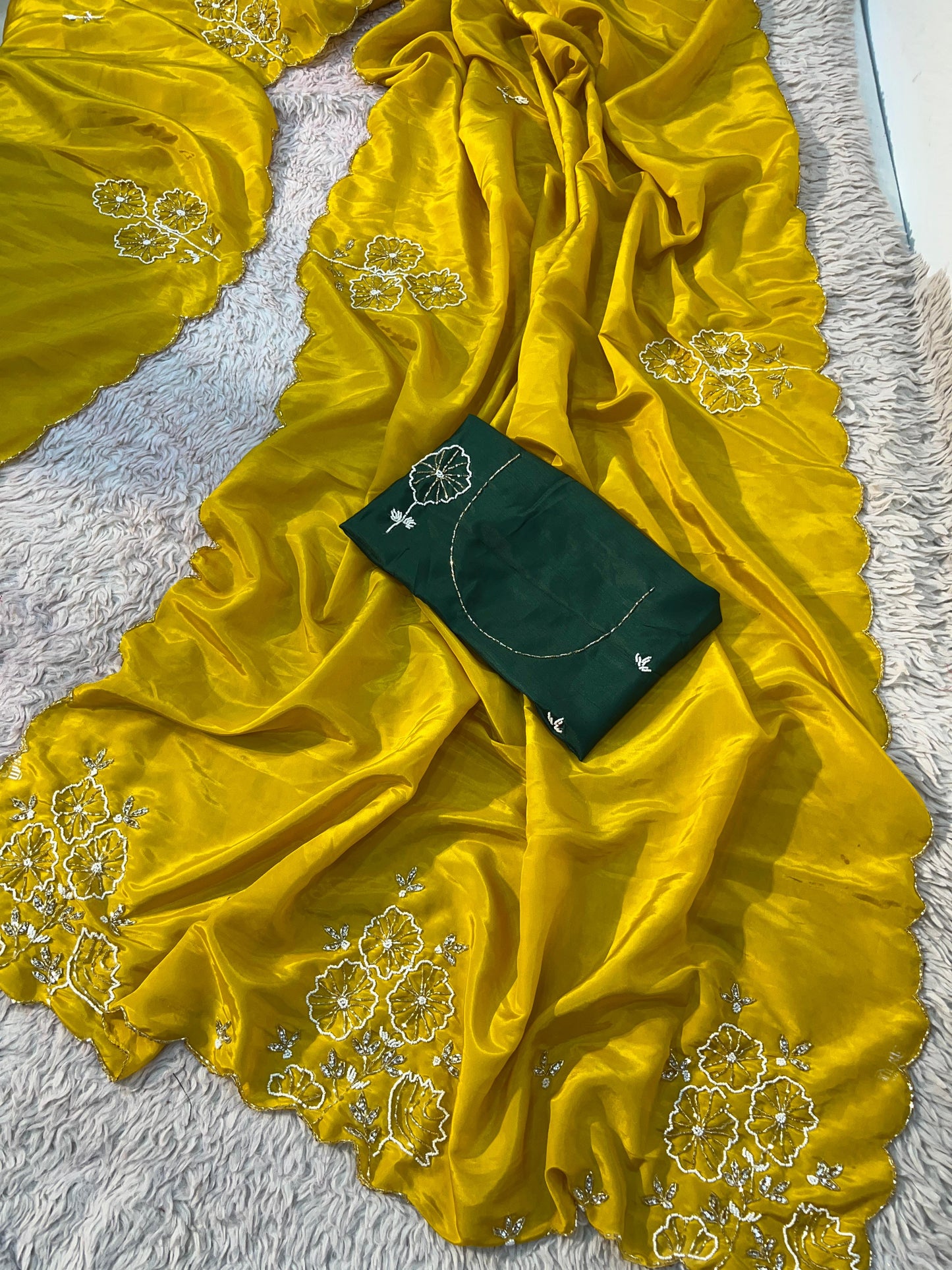 Trendy Handwork Desginer Kanta Sarees