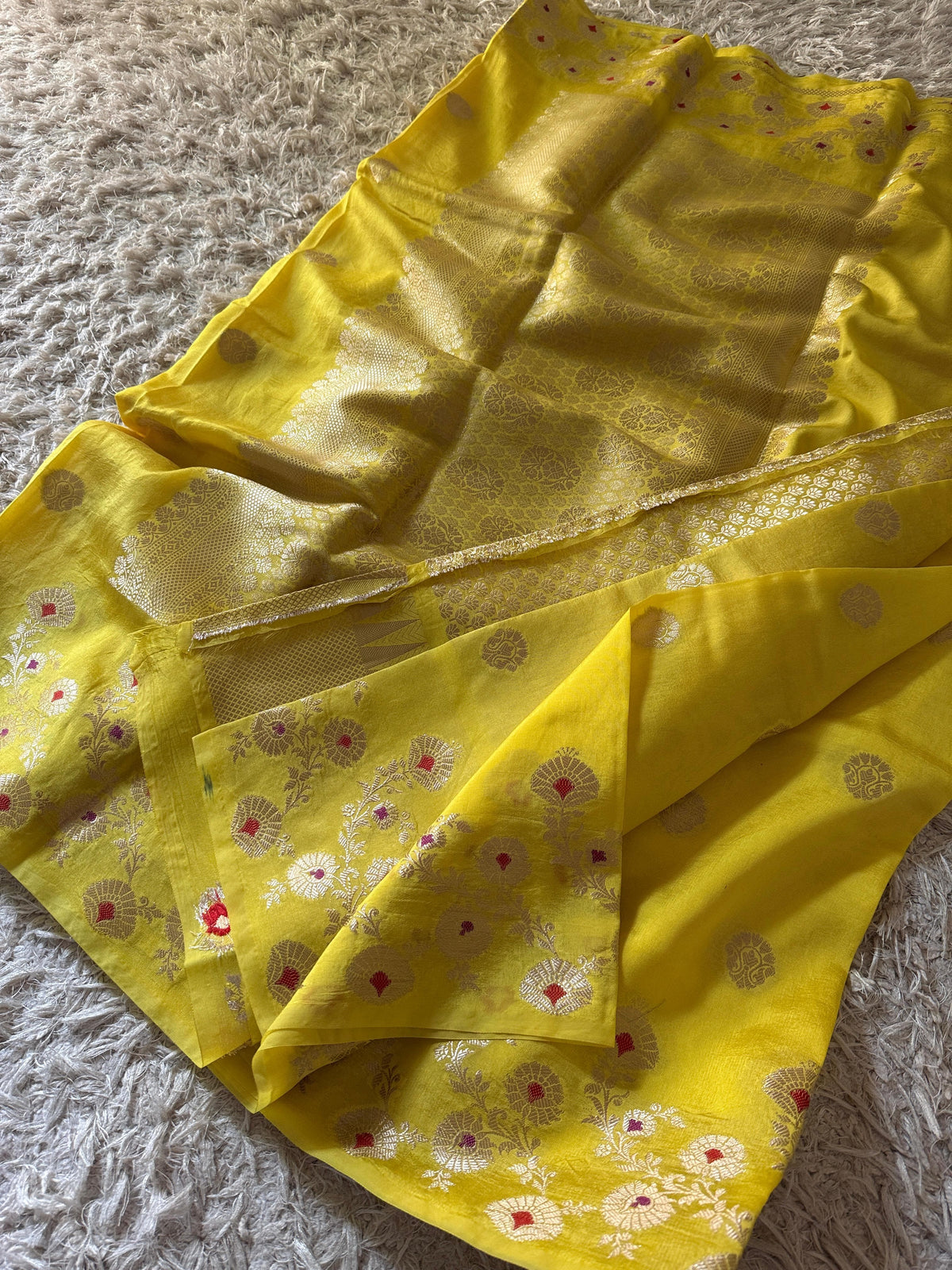 Viscose Banarasi’s budget soft weaving saree