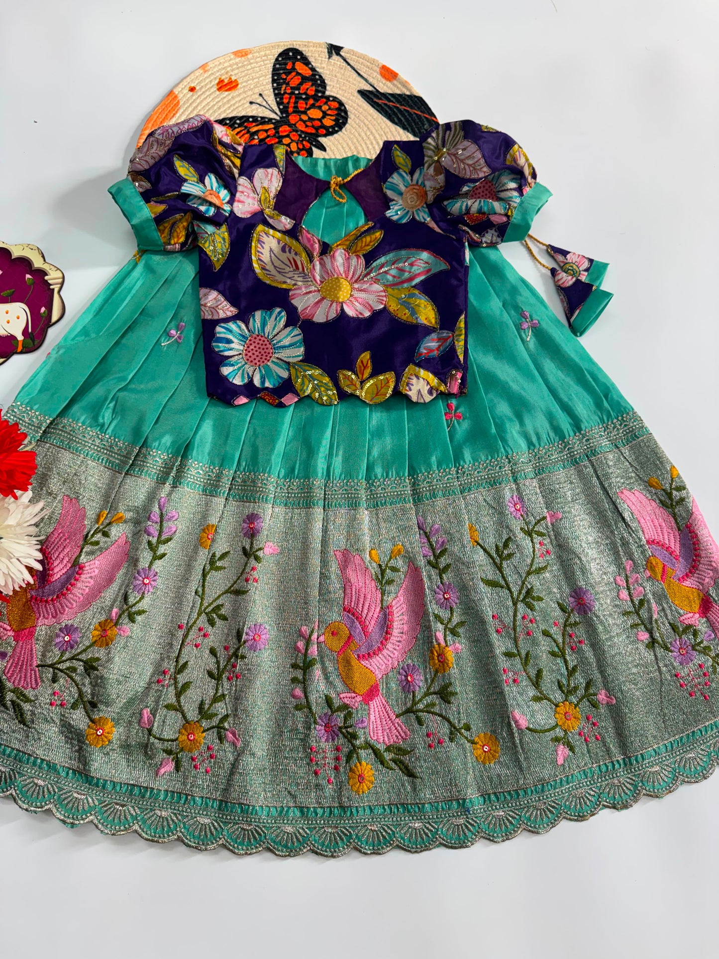 Kids cute position printed cute embroidery set