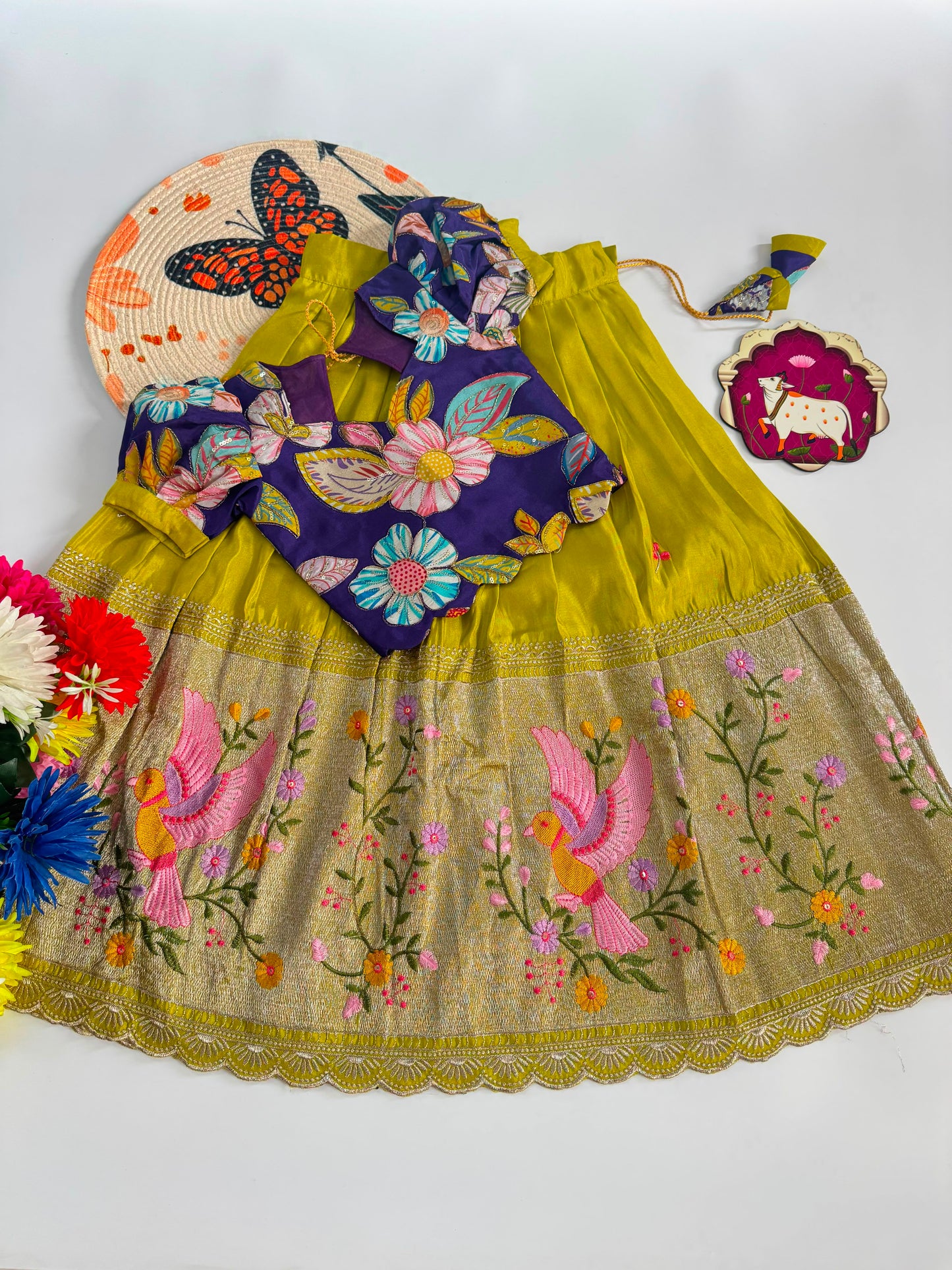 Kids cute position printed cute embroidery set