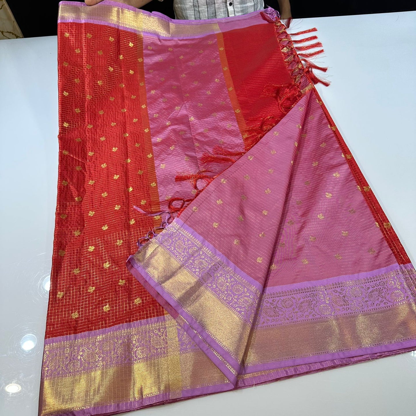 Classic Semi Vintage Saree Gadwal Checks
