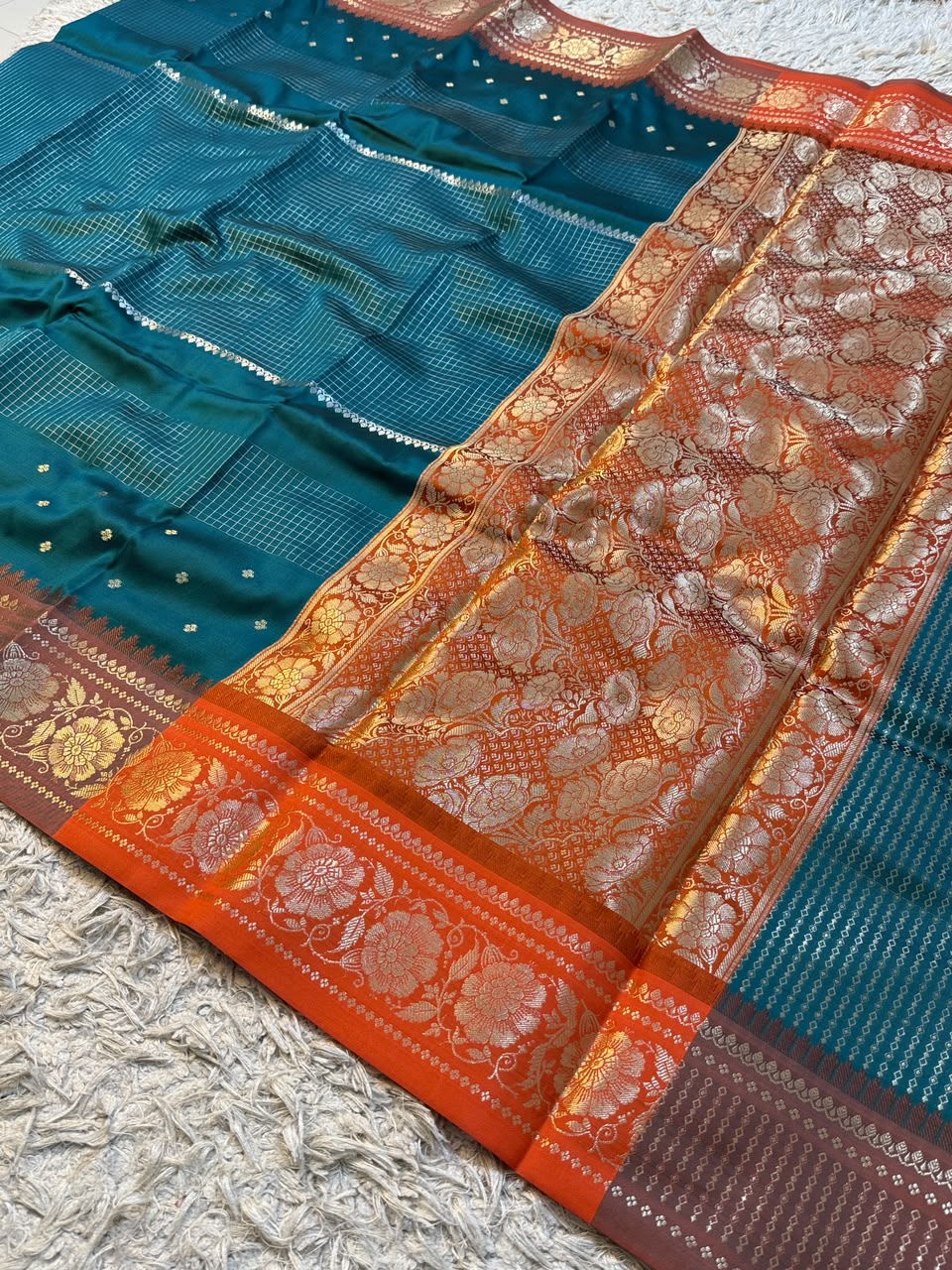 Handloom Banarasi katan soft checks booti saree