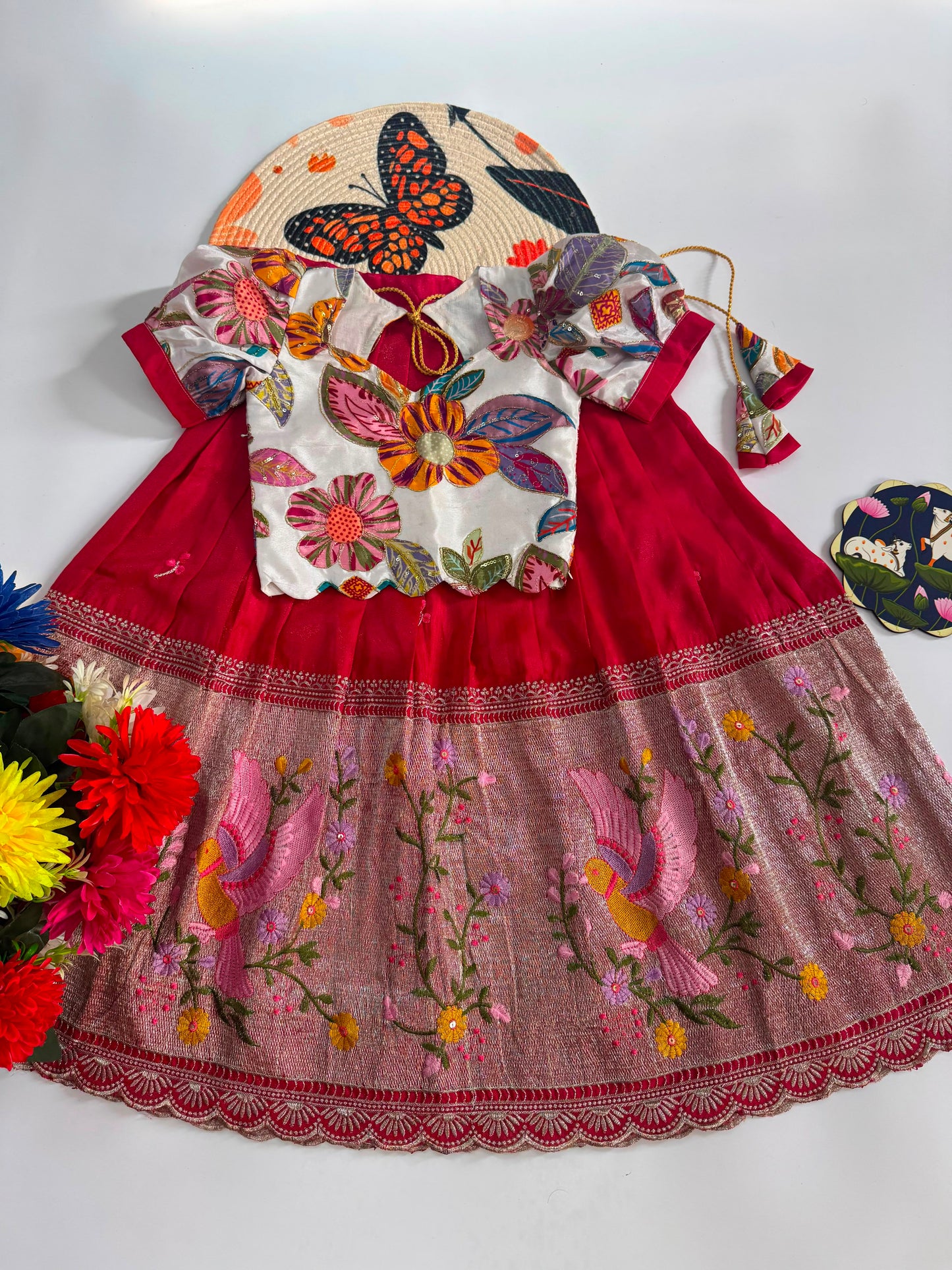 Kids cute position printed cute embroidery set