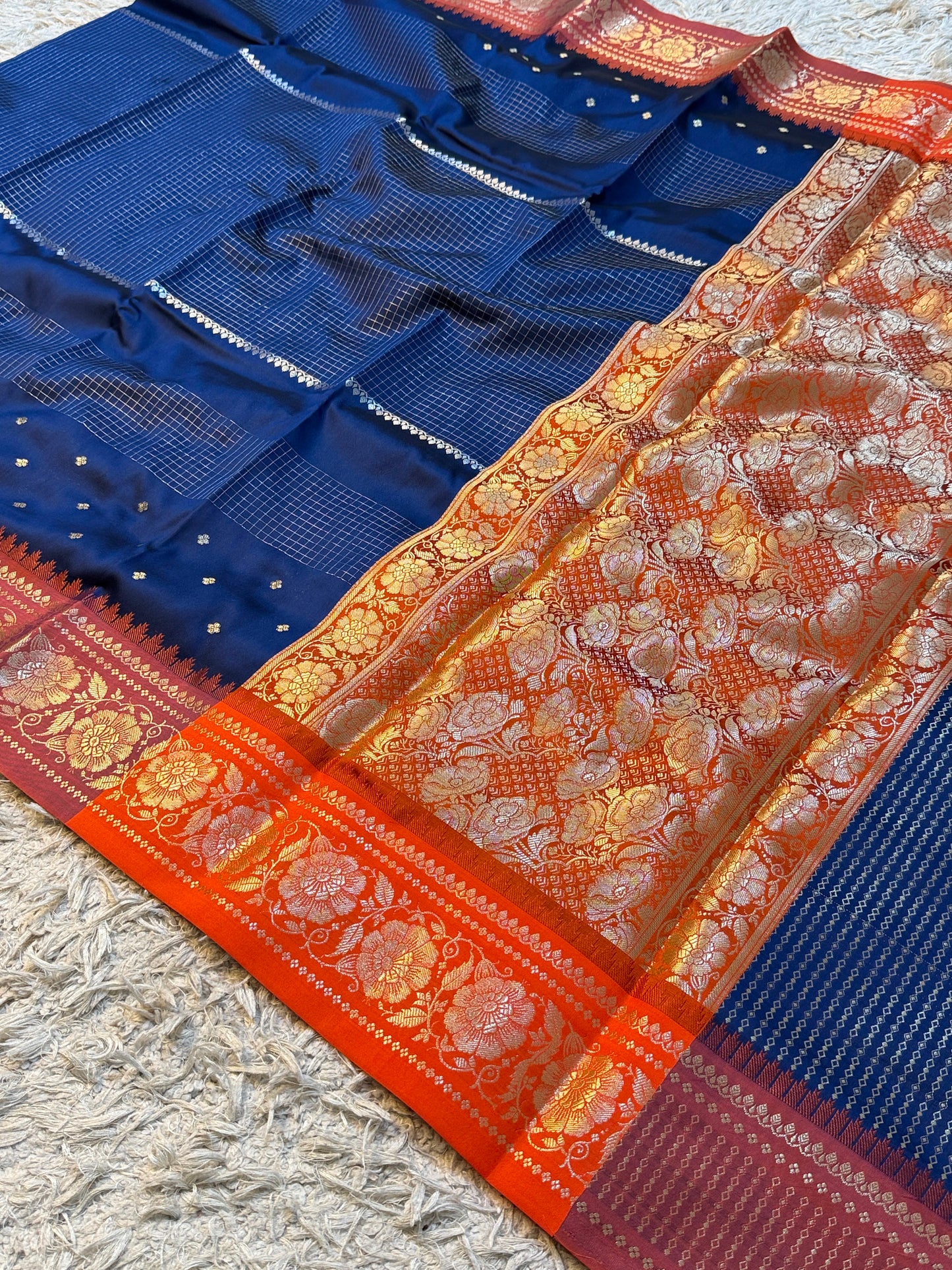 Handloom Banarasi katan soft checks booti saree