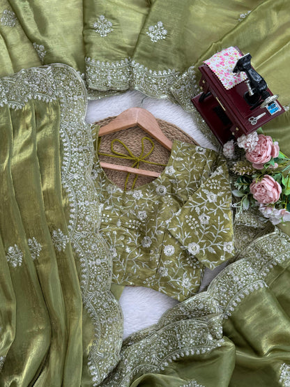 Trendy Saree Jimmy Cho sequences look.