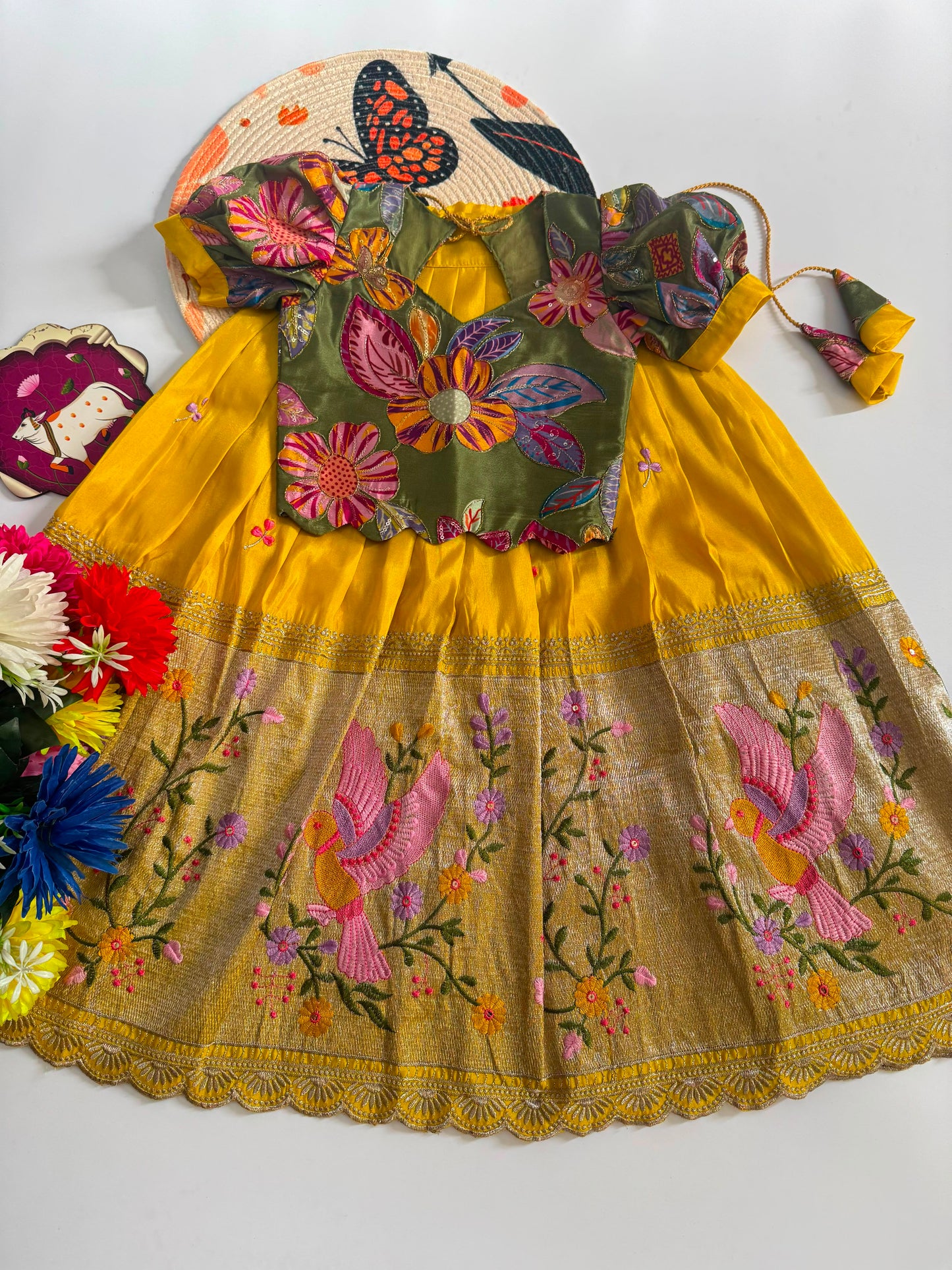 Kids cute position printed cute embroidery set