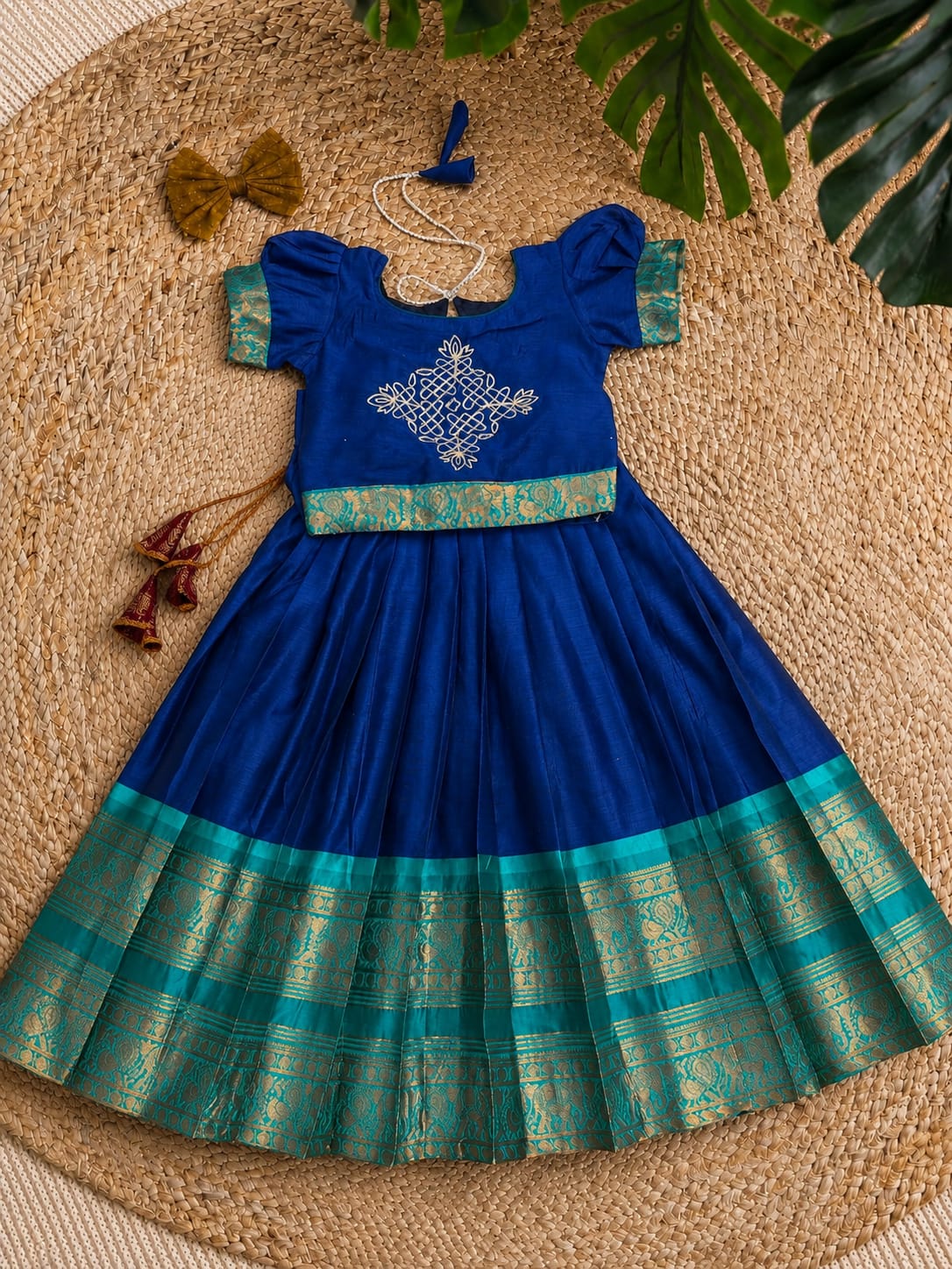 Kollam design cute kids lehenga